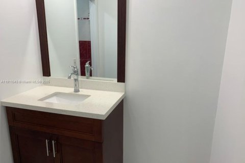 Купить кондоминиум в Маргит, Флорида 1 спальня, 66.89м2, № 1966179 - фото 5