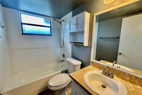 Copropriété à louer à Hialeah, Floride: 2 chambres, 69.4 m2 № 1948315 - photo 13