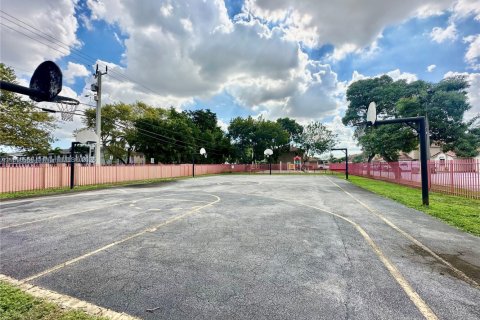 Copropriété à louer à Hialeah, Floride: 2 chambres, 69.4 m2 № 1948315 - photo 22