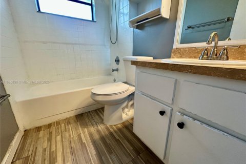 Copropriété à louer à Hialeah, Floride: 2 chambres, 69.4 m2 № 1948315 - photo 12