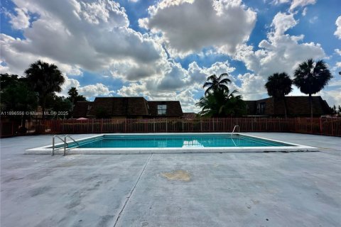 Copropriété à louer à Hialeah, Floride: 2 chambres, 69.4 m2 № 1948315 - photo 21