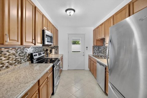 House in Sun City Center, Florida 3 bedrooms, 109.44 sq.m. № 1885621 - photo 9