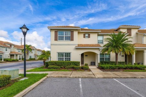 Townhouse in STOREY LAKE in Kissimmee, Florida 5 bedrooms, 201.41 sq.m. № 2364274