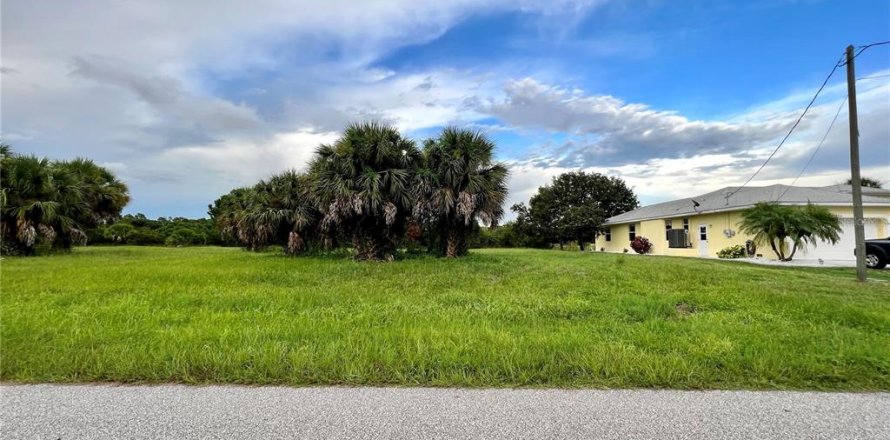 Land in Rotonda, Florida № 2388157