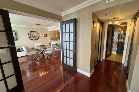Copropriété à louer à Miami, Floride: 1 chambre, 79.9 m2 № 1996786 - photo 12