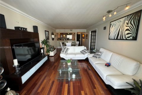 Copropriété à louer à Miami, Floride: 1 chambre, 79.9 m2 № 1996786 - photo 3