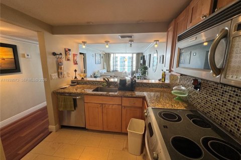 Copropriété à louer à Miami, Floride: 1 chambre, 79.9 m2 № 1996786 - photo 6