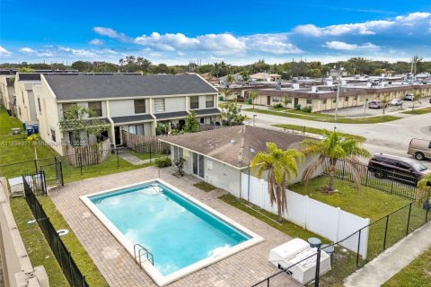 Condo in Lauderhill, Florida, 2 bedrooms № 1945860 - photo 19