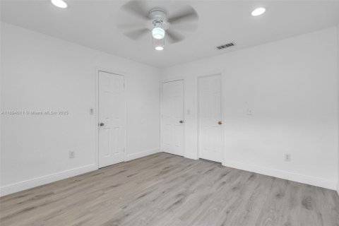 Condo in Lauderhill, Florida, 2 bedrooms № 1945860 - photo 9