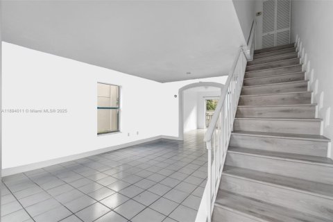 Condo in Lauderhill, Florida, 2 bedrooms № 1945860 - photo 3