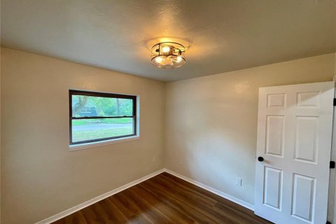 House in Gainesville, Florida 3 bedrooms, 117.71 sq.m. № 2092687 - photo 15