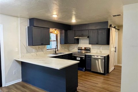 House in Gainesville, Florida 3 bedrooms, 117.71 sq.m. № 2092687 - photo 9