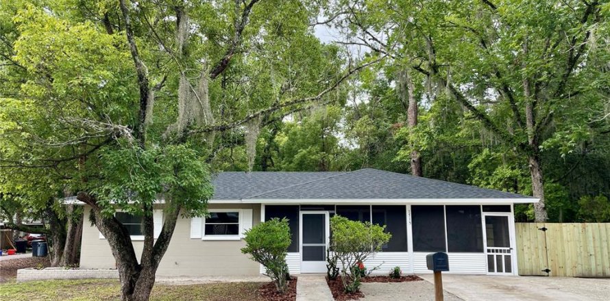 House in Gainesville, Florida 3 bedrooms, 117.71 sq.m. № 2092687