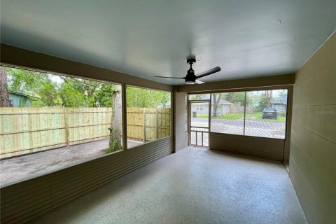 House in Gainesville, Florida 3 bedrooms, 117.71 sq.m. № 2092687 - photo 6