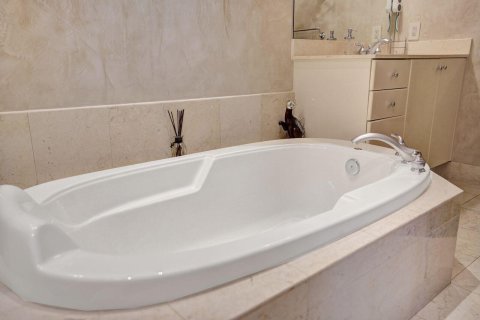Condo in West Palm Beach, Florida, 1 bedroom  № 2243396 - photo 29