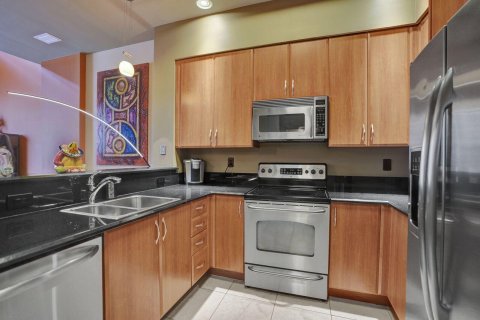 Condo in West Palm Beach, Florida, 1 bedroom  № 2243396 - photo 3