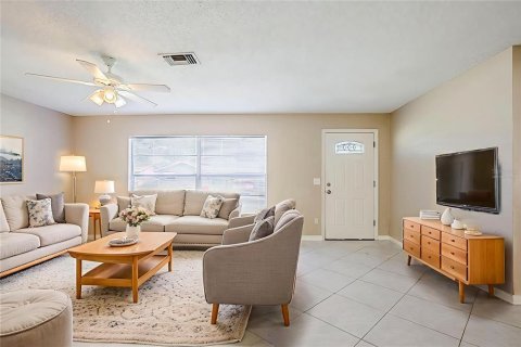 Villa ou maison à vendre à Oldsmar, Floride: 3 chambres, 117.43 m2 № 1913400 - photo 2