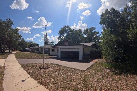 Villa ou maison à louer à Saint Petersburg, Floride: 3 chambres, 122.45 m2 № 2100328 - photo 2