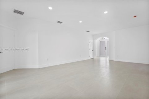 Casa en venta en Homestead, Florida, 3 dormitorios, 142.88 m2 № 1976468 - foto 9