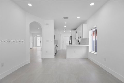 Casa en venta en Homestead, Florida, 3 dormitorios, 142.88 m2 № 1976468 - foto 13