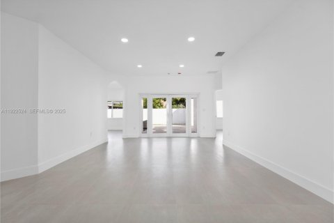 Casa en venta en Homestead, Florida, 3 dormitorios, 142.88 m2 № 1976468 - foto 11