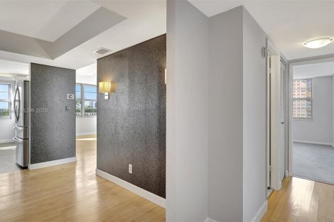 Condominio en venta en Aventura, Florida, 2 dormitorios, 157.28 m2 № 1756494 - foto 3