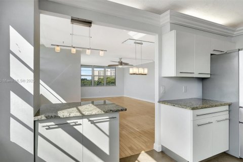 Condominio en venta en Aventura, Florida, 2 dormitorios, 157.28 m2 № 1756494 - foto 24