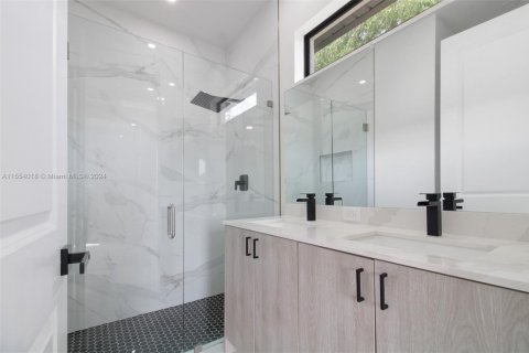 Villa ou maison à vendre à Cape Coral, Floride: 3 chambres, 128.86 m2 № 1938510 - photo 6