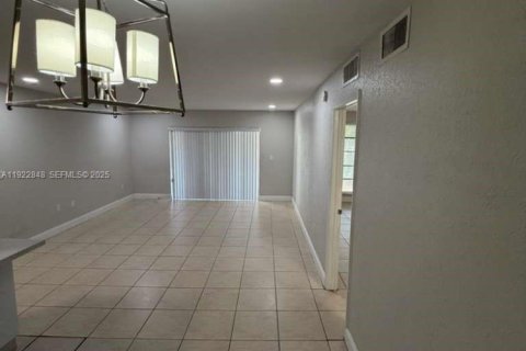 Copropriété à louer à Miami, Floride: 1 chambre, 69.68 m2 № 1976722 - photo 9