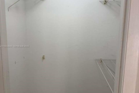 Copropriété à louer à Miami, Floride: 1 chambre, 69.68 m2 № 1976722 - photo 8