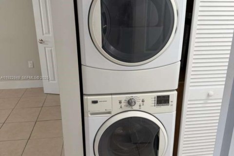 Copropriété à louer à Miami, Floride: 1 chambre, 69.68 m2 № 1976722 - photo 5