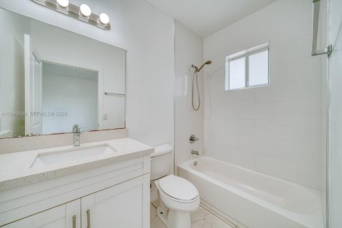 Снять в аренду виллу или дом в Майами, Флорида 3 спальни, 215.25м2, № 2051370 - фото 5