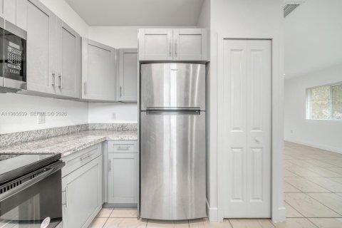 Снять в аренду виллу или дом в Майами, Флорида 3 спальни, 215.25м2, № 2051370 - фото 13