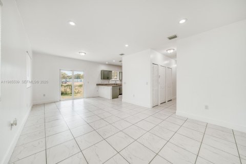 Снять в аренду виллу или дом в Майами, Флорида 3 спальни, 215.25м2, № 2051370 - фото 7