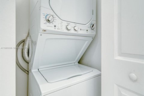 Снять в аренду виллу или дом в Майами, Флорида 3 спальни, 215.25м2, № 2051370 - фото 17