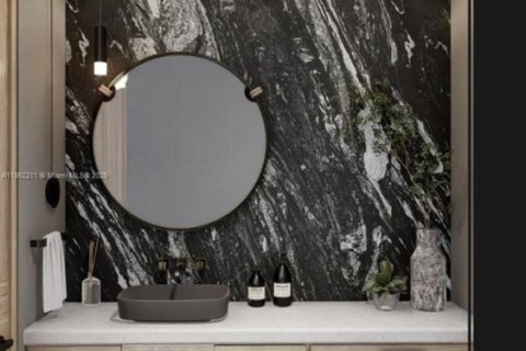 House in Miami, Florida 5 bedrooms, 486.71 sq.m. № 2022866 - photo 9