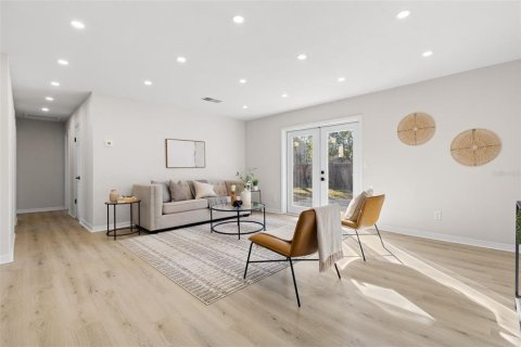 Casa en venta en Tampa, Florida, 3 dormitorios, 131.27 m2 № 2206490 - foto 5