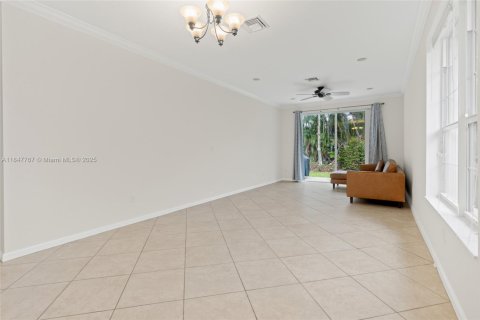 Townhouse in Lake Worth, Florida 2 bedrooms, 119.29 sq.m. № 1849017 - photo 11