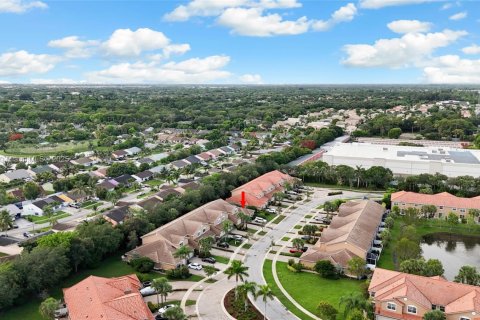 Townhouse in Lake Worth, Florida 2 bedrooms, 119.29 sq.m. № 1849017 - photo 18