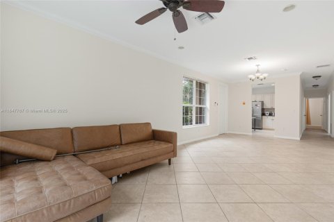 Townhouse in Lake Worth, Florida 2 bedrooms, 119.29 sq.m. № 1849017 - photo 12