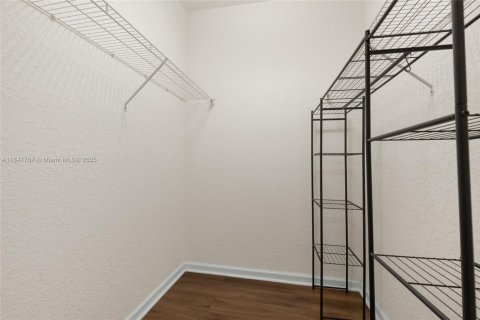 Townhouse in Lake Worth, Florida 2 bedrooms, 119.29 sq.m. № 1849017 - photo 6