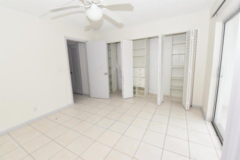 Condo in West Palm Beach, Florida, 1 bedroom  № 2153004 - photo 11