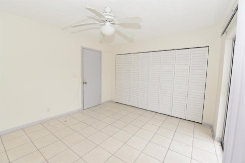 Condo in West Palm Beach, Florida, 1 bedroom  № 2153004 - photo 13