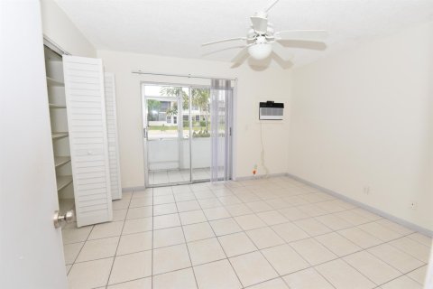 Condo in West Palm Beach, Florida, 1 bedroom  № 2153004 - photo 10