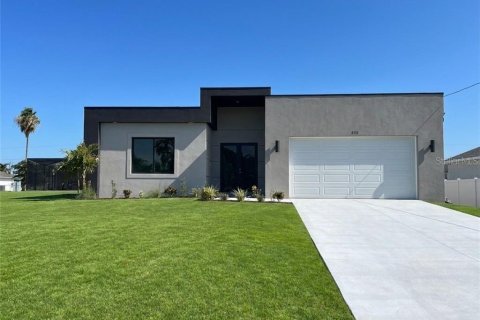 Villa ou maison à Cape Coral, Floride 4 chambres, 176.89 m2 № 2378295