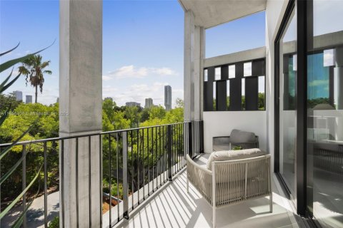 Townhouse in Miami, Florida 3 bedrooms, 263.94 sq.m. № 1887322 - photo 16