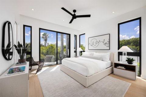 Townhouse in Miami, Florida 3 bedrooms, 263.94 sq.m. № 1887322 - photo 13