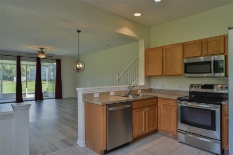 Townhouse in Ocala, Florida 3 bedrooms, 143.26 sq.m. № 2232361 - photo 9