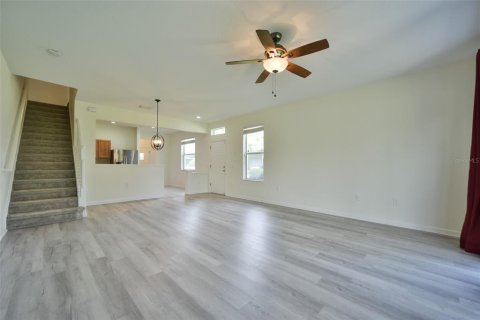 Townhouse in Ocala, Florida 3 bedrooms, 143.26 sq.m. № 2232361 - photo 4