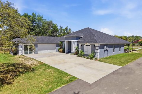 House in Spring Hill, Florida 4 bedrooms, 264.77 sq.m. № 2093051 - photo 2